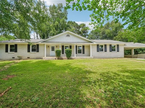 1352 White Oak Street SE, Conyers, GA 30013