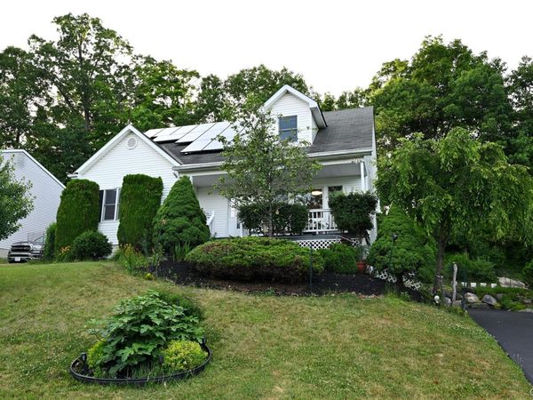 12 Walnut Lane, Middletown, NY 10940
