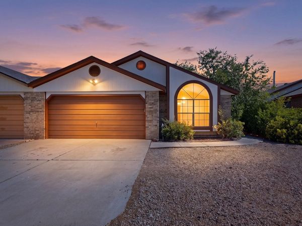 1954 Gomez Drive SW, Los Lunas, NM 87031