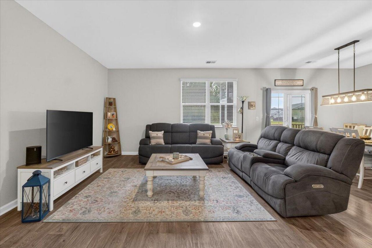 375 Azore Way Photo 12