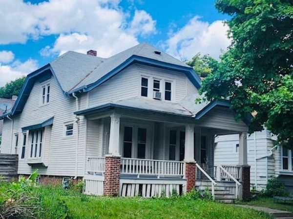4430 W Meinecke AVENUE, Milwaukee, WI 53210