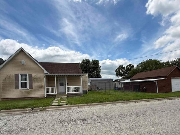 1100 S 6TH Avenue, Canton, IL 61520