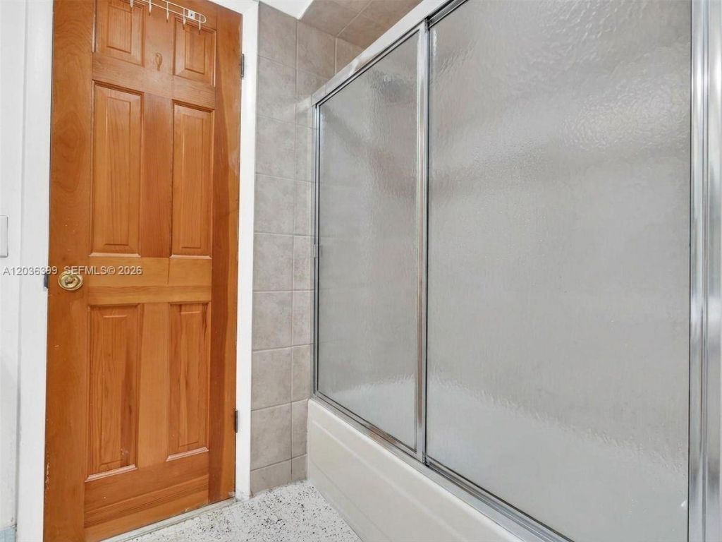 8902 Palm Tree Ln, Unit 8902, Pembroke Pines, FL 33024 Photo