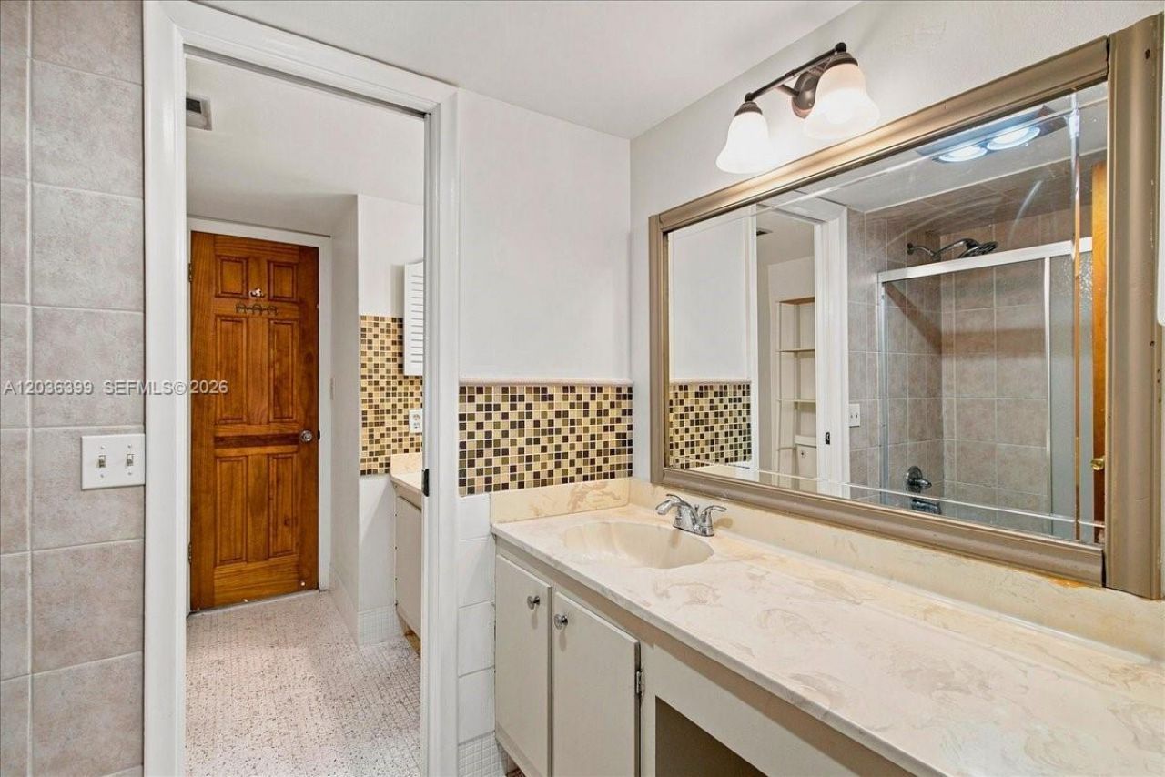 8902 Palm Tree Ln, Unit 8902, Pembroke Pines, FL 33024 Photo
