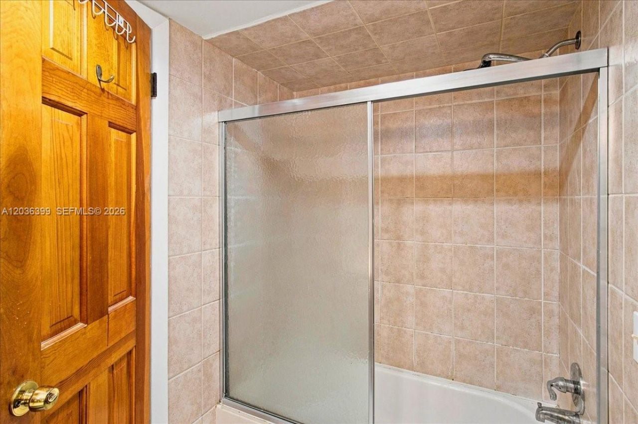 8902 Palm Tree Ln, Unit 8902, Pembroke Pines, FL 33024 Photo