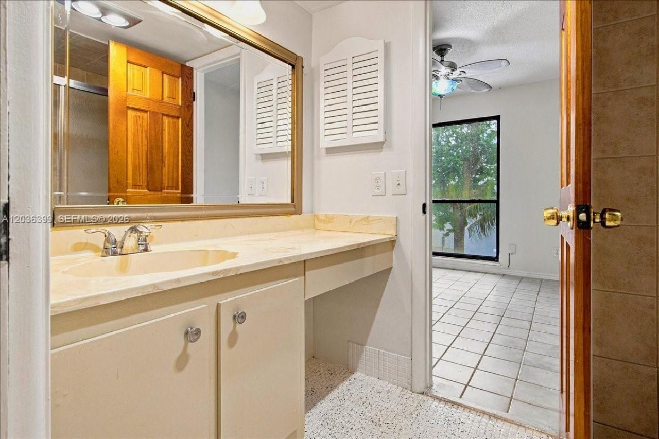 8902 Palm Tree Ln, Unit 8902, Pembroke Pines, FL 33024 Photo