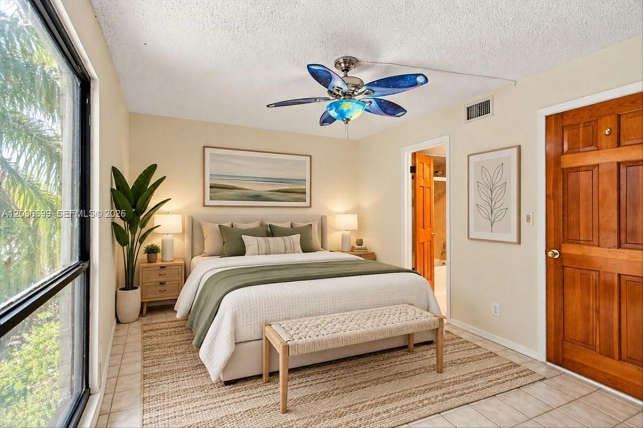 8902 Palm Tree Ln, Unit 8902, Pembroke Pines, FL 33024 Photo