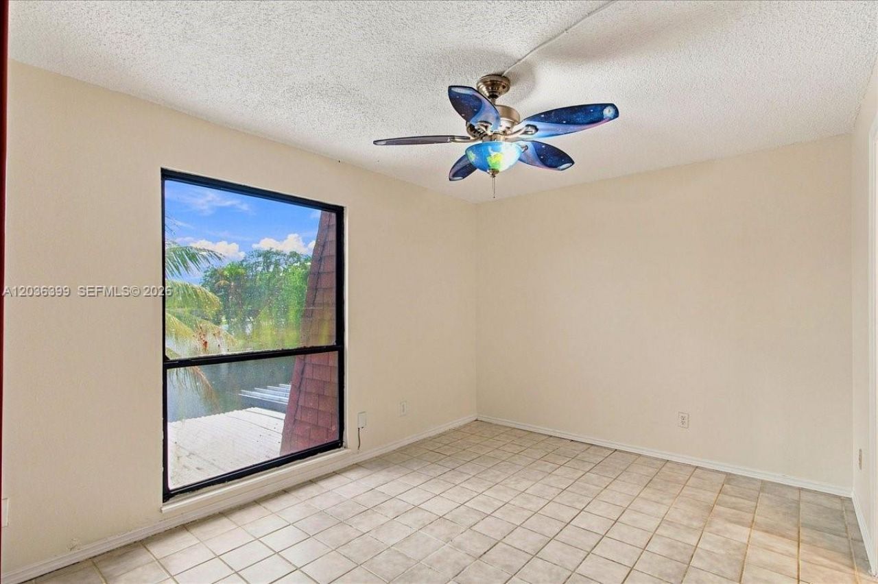 8902 Palm Tree Ln, Unit 8902, Pembroke Pines, FL 33024 Photo