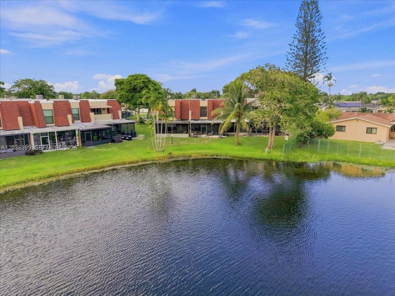 8902 Palm Tree Ln, Unit 8902, Pembroke Pines, FL 33024 Photo