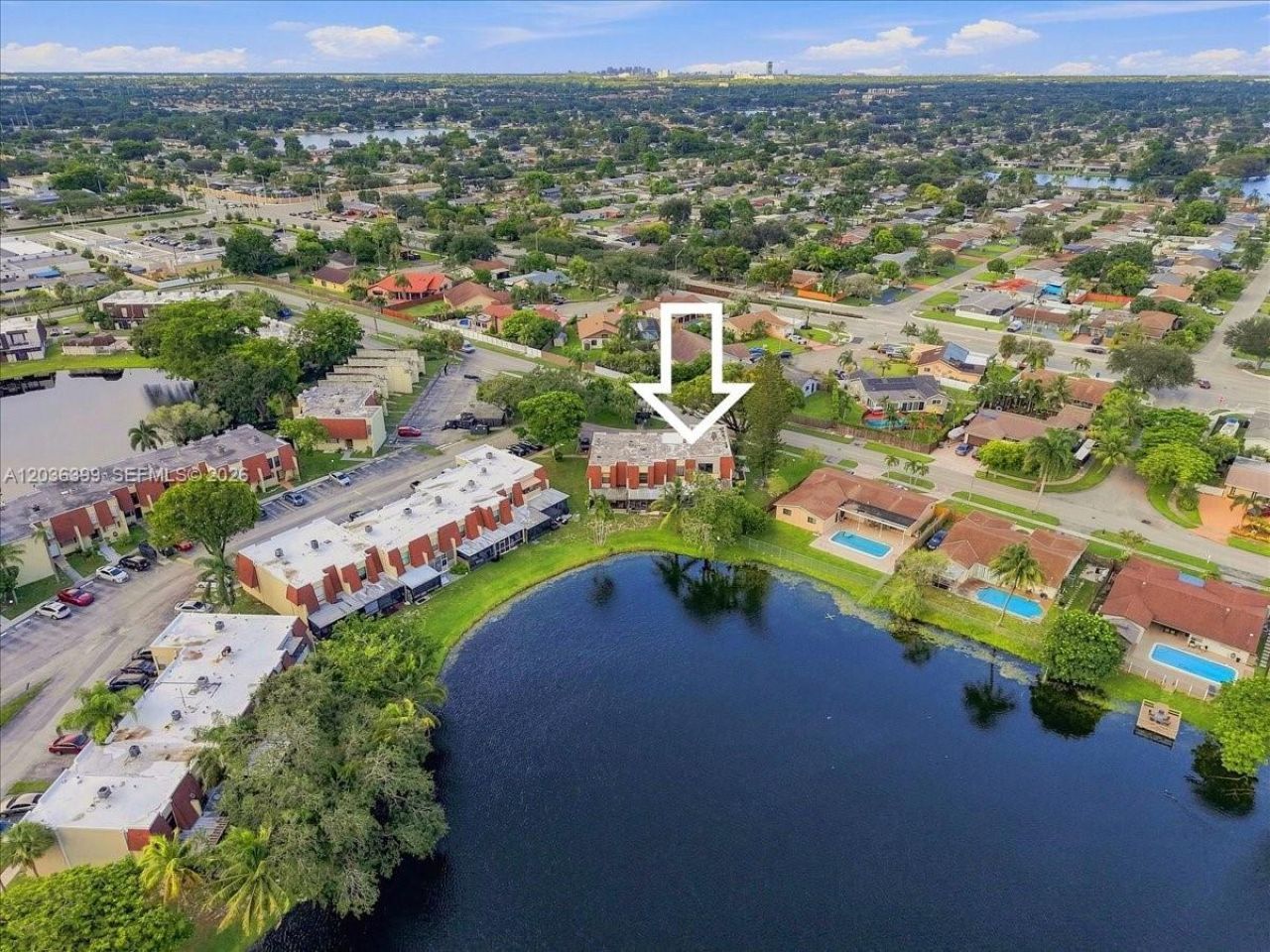 8902 Palm Tree Ln, Unit 8902, Pembroke Pines, FL 33024 Photo