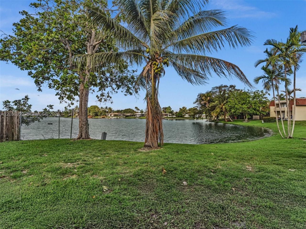 8902 Palm Tree Ln, Unit 8902, Pembroke Pines, FL 33024 Photo