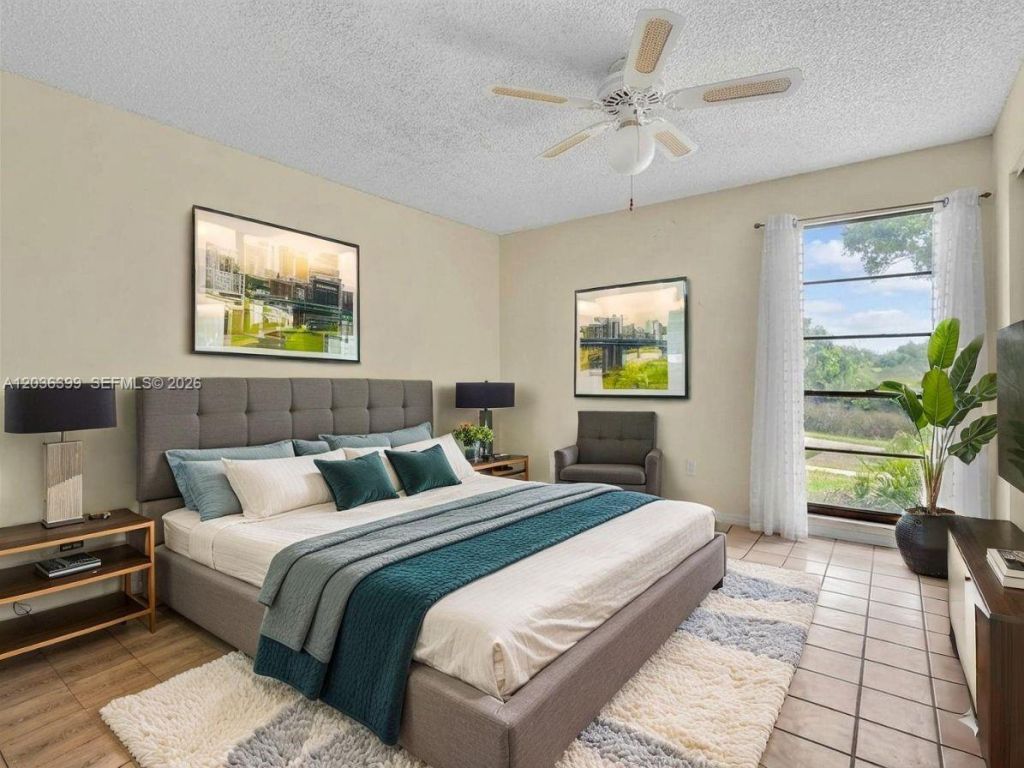 8902 Palm Tree Ln, Unit 8902, Pembroke Pines, FL 33024 Photo
