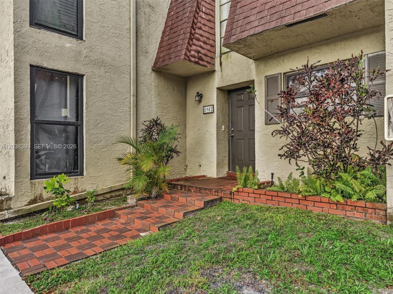 8902 Palm Tree Ln, Unit 8902, Pembroke Pines, FL 33024 Photo