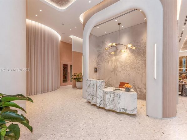 77 SE 5 , Unit 3206, Miami, FL 33131