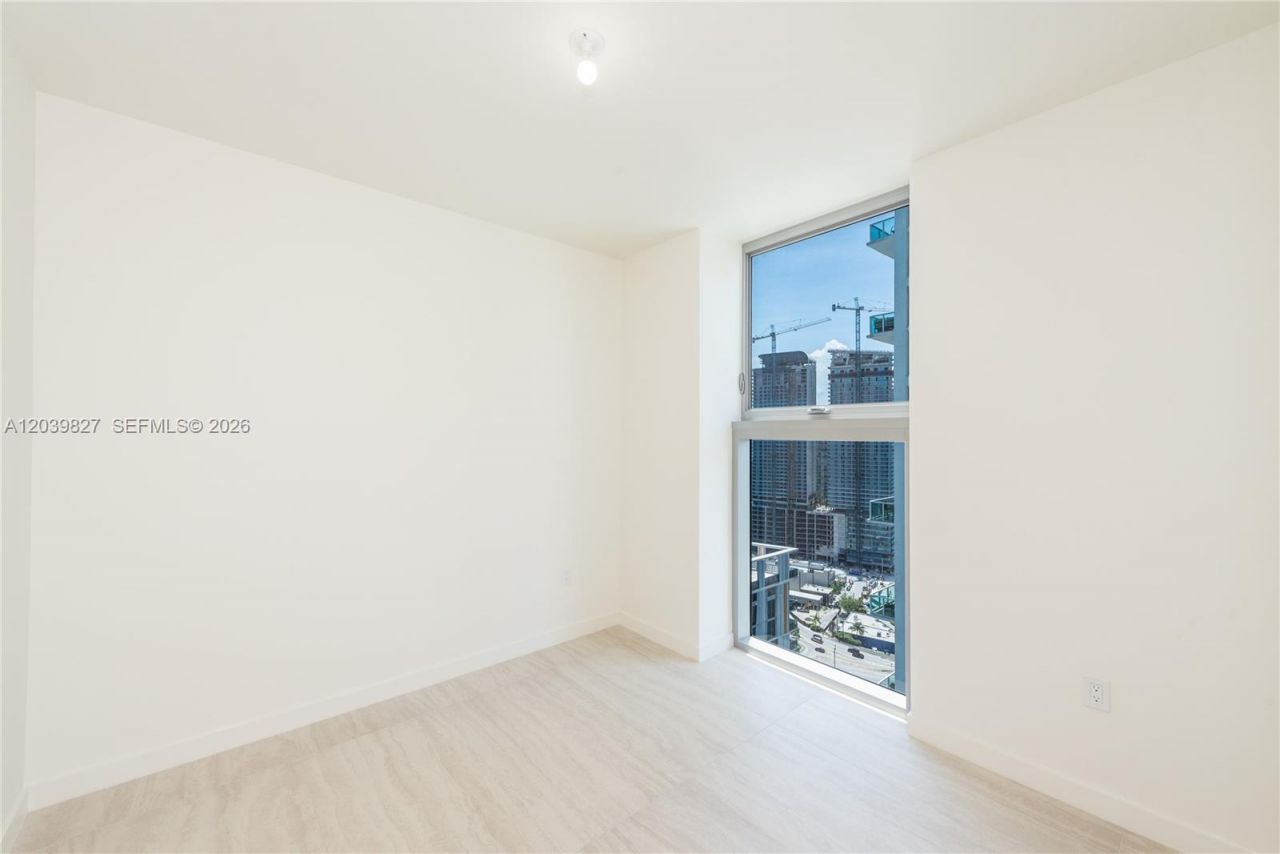 77 SE 5 , Unit 3206, Miami, FL 33131 Photo