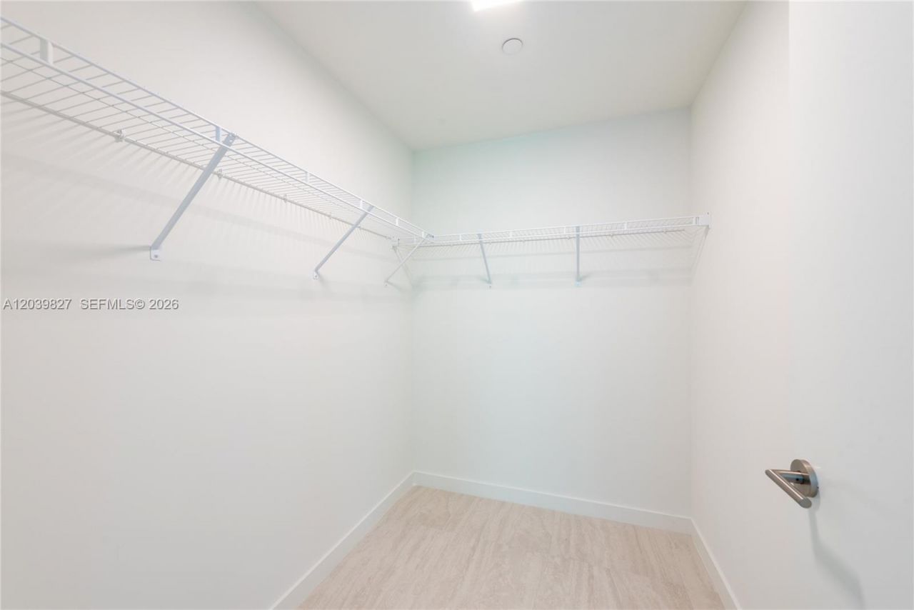 77 SE 5 , Unit 3206, Miami, FL 33131 Photo
