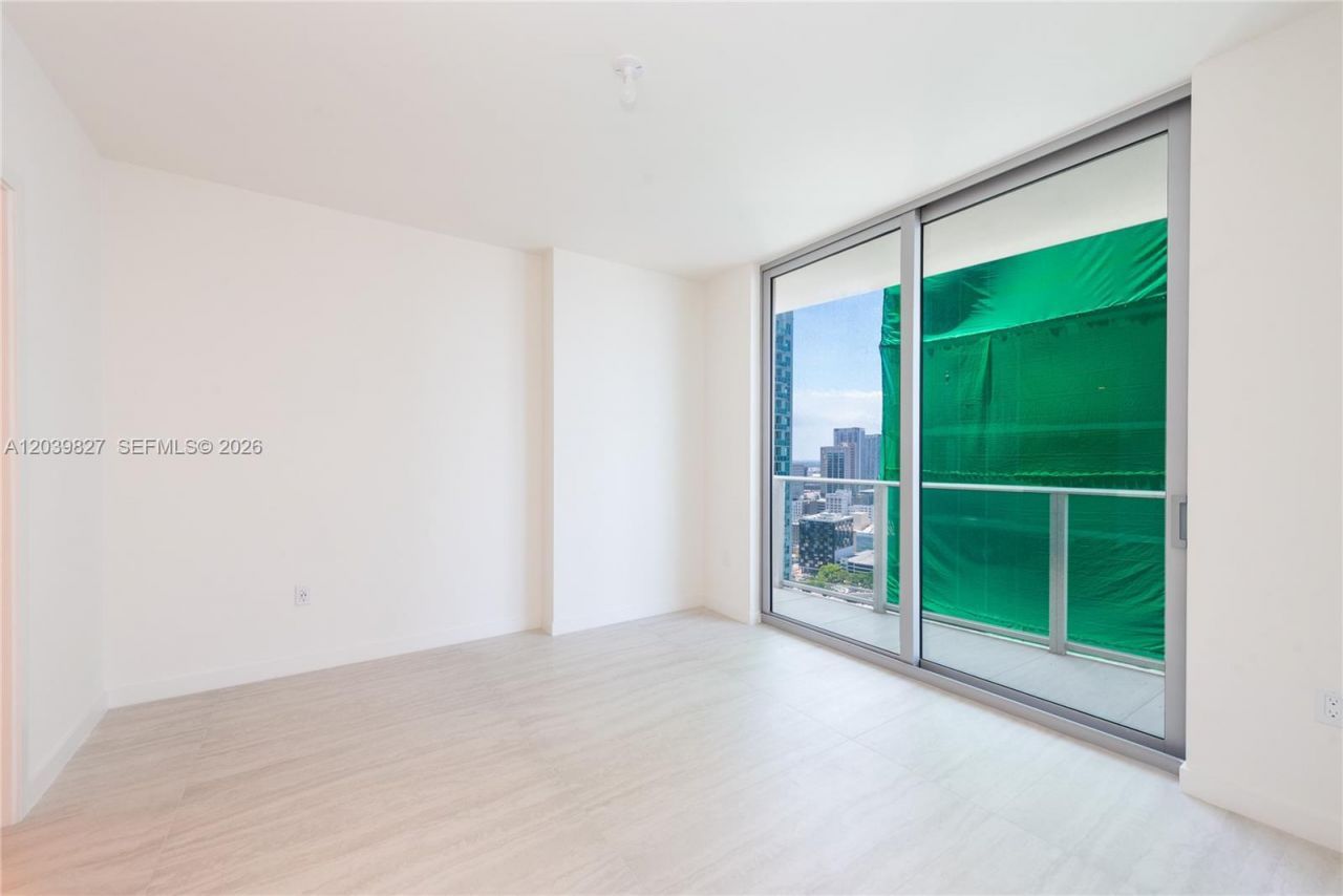 77 SE 5 , Unit 3206, Miami, FL 33131 Photo