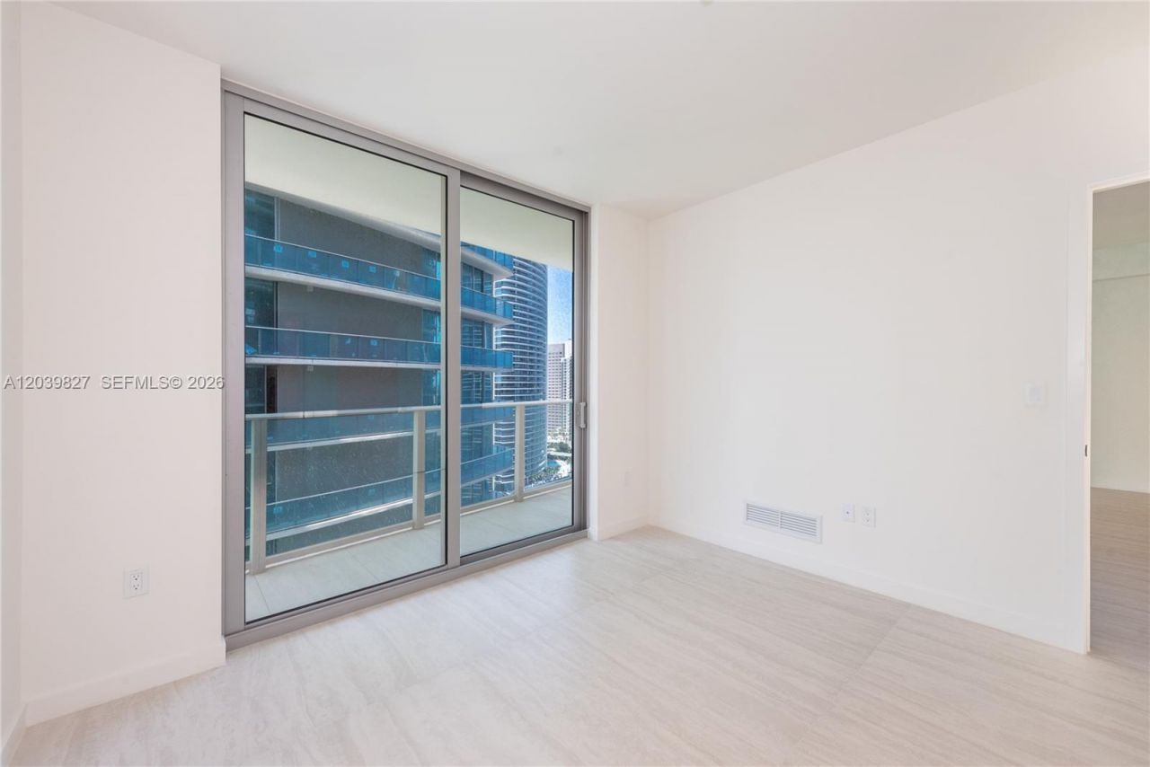 77 SE 5 , Unit 3206, Miami, FL 33131 Photo