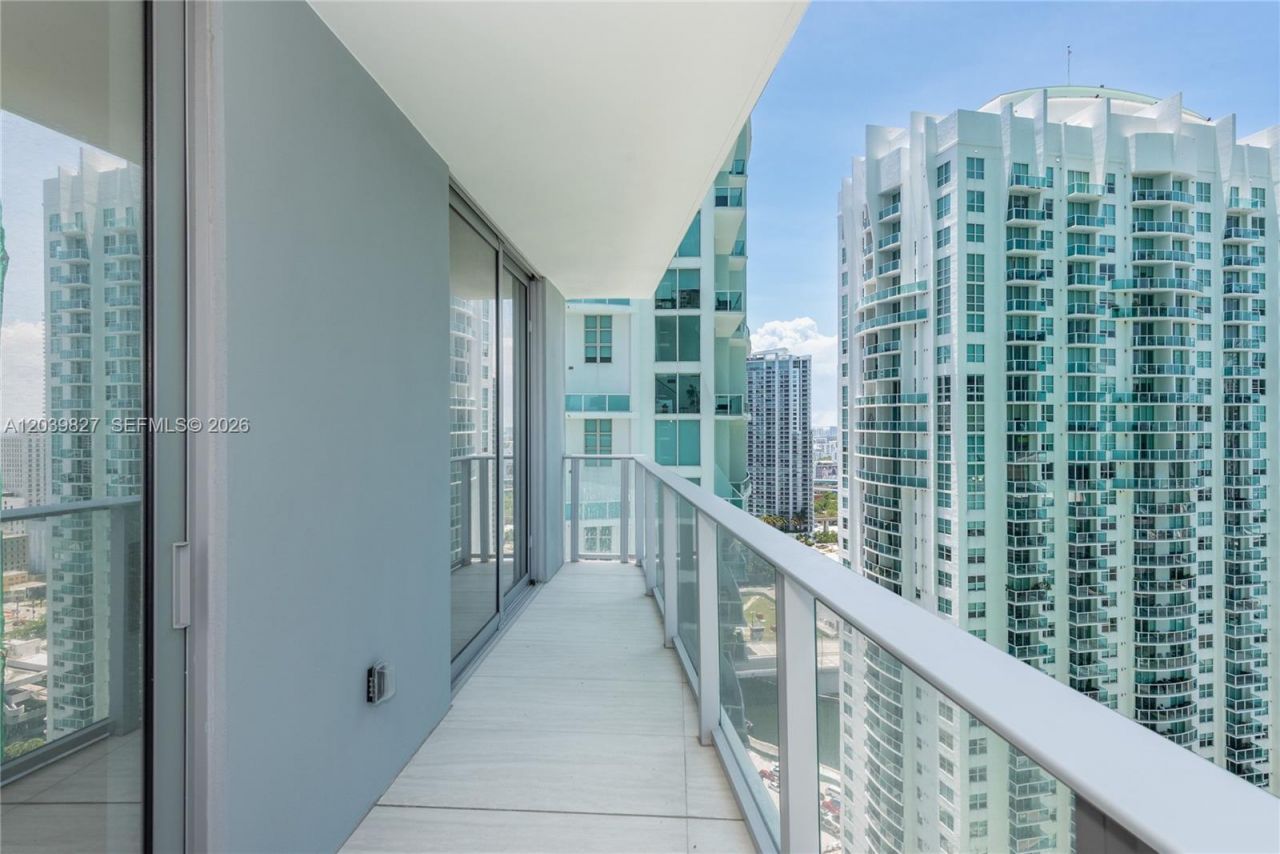 77 SE 5 , Unit 3206, Miami, FL 33131 Photo