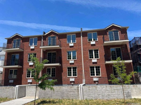 196-28 91st Avenue , Hollis, NY 11423