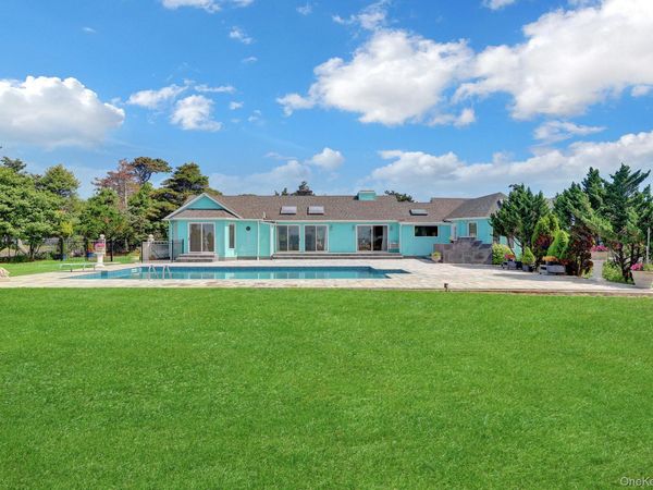 6 Last Lane , Hampton Bays, NY 11946