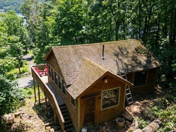 211 Brook Trail , Greenwood Lake, NY 10925
