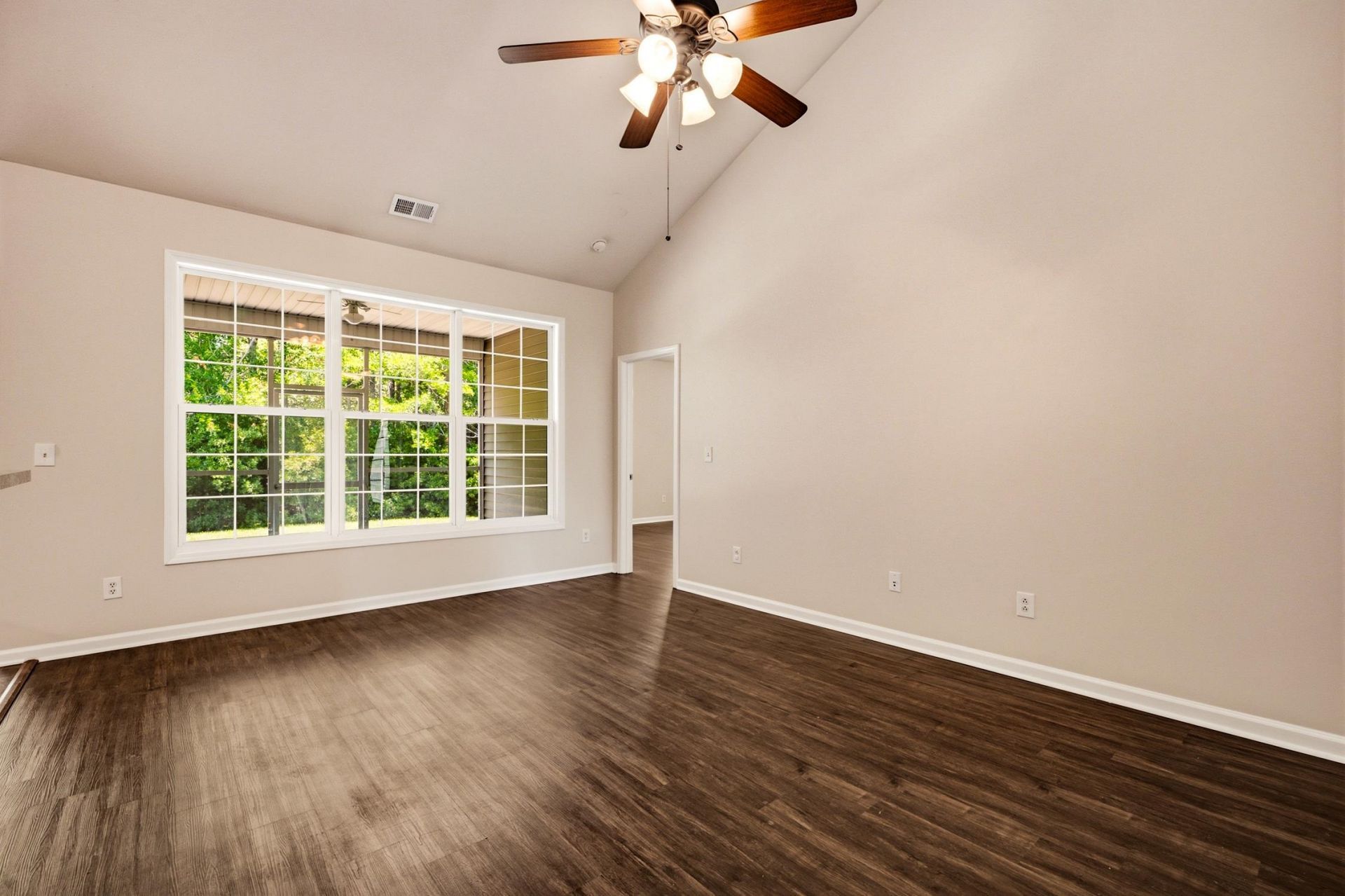 4693 Farm Lake Dr. Photo 10