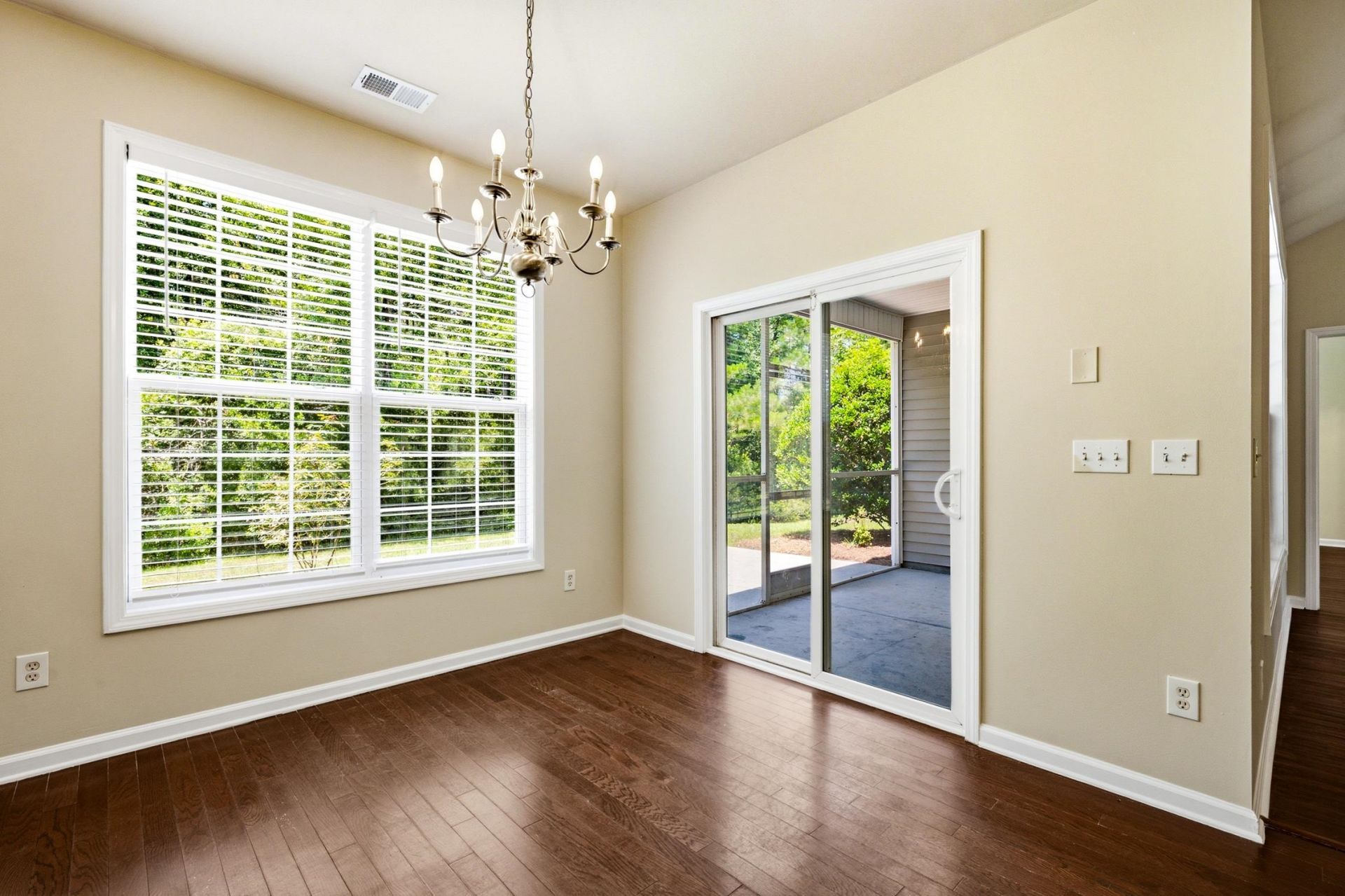 4693 Farm Lake Dr. Photo 14