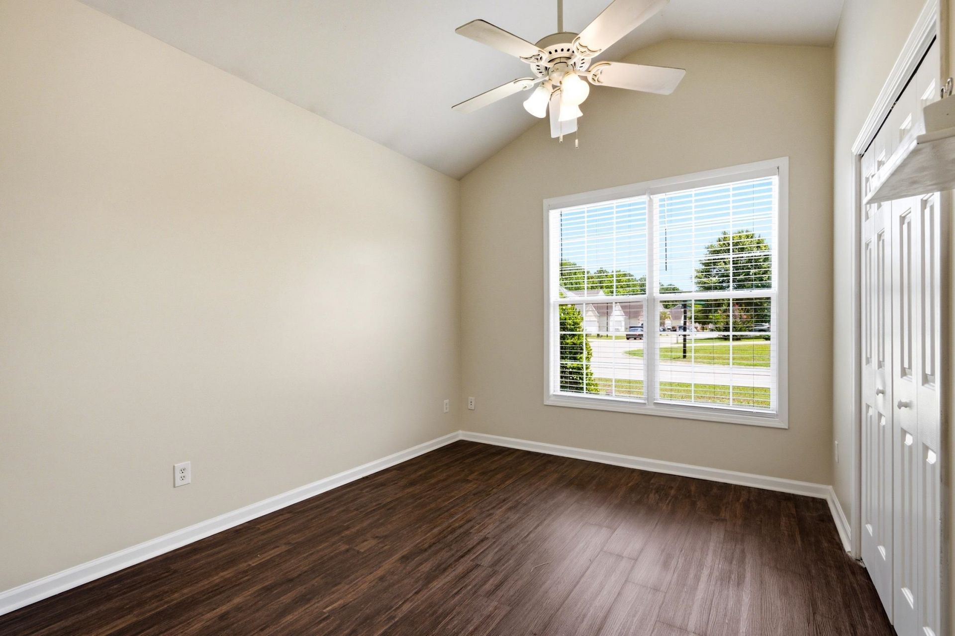 4693 Farm Lake Dr. Photo 33