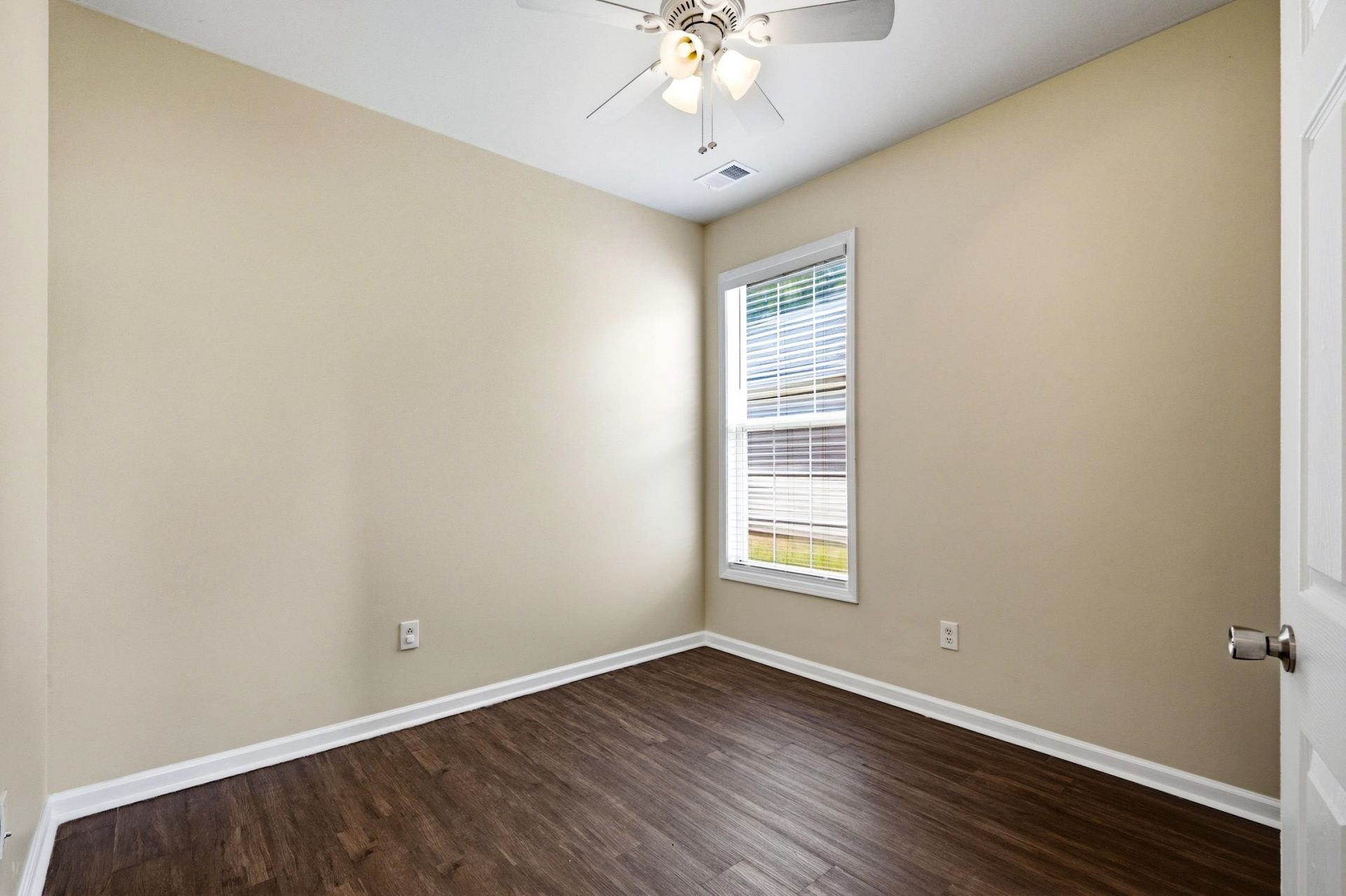 4693 Farm Lake Dr. Photo 35