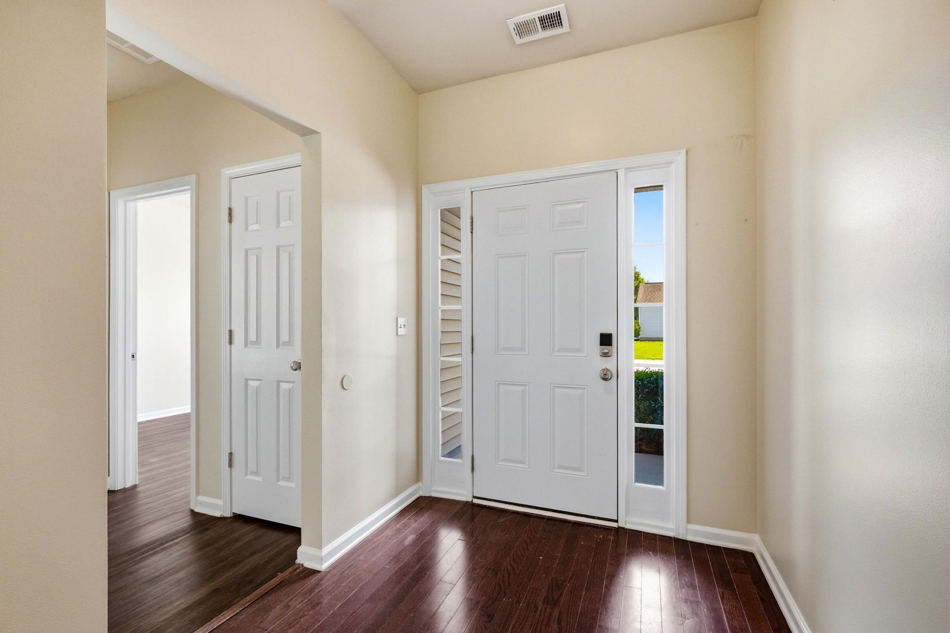 4693 Farm Lake Dr. Photo 5