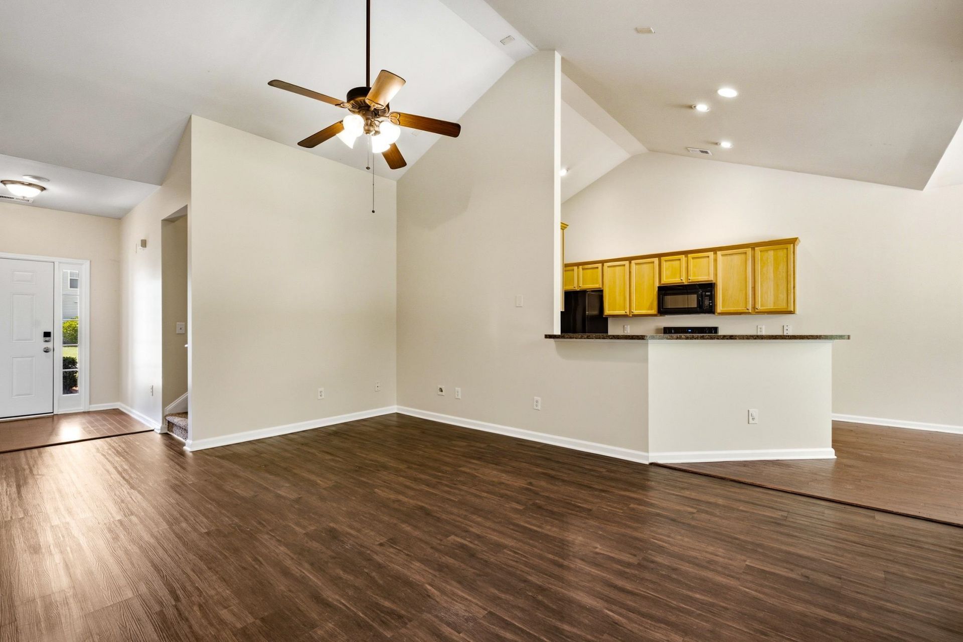 4693 Farm Lake Dr. Photo 8
