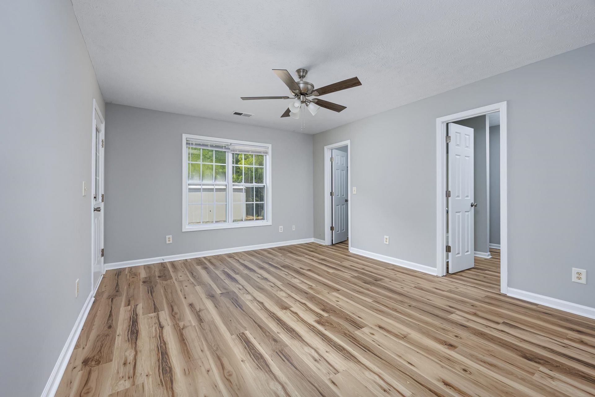 598 W Perry Rd. Photo 13