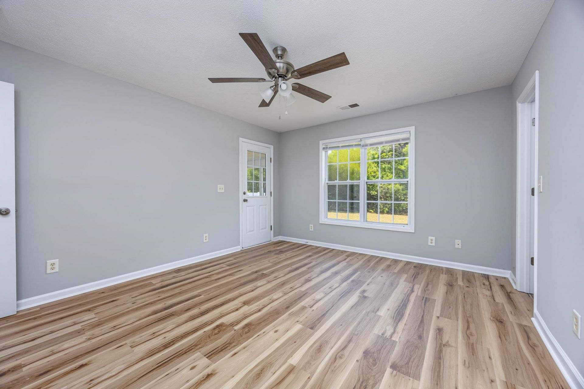 598 W Perry Rd. Photo 14