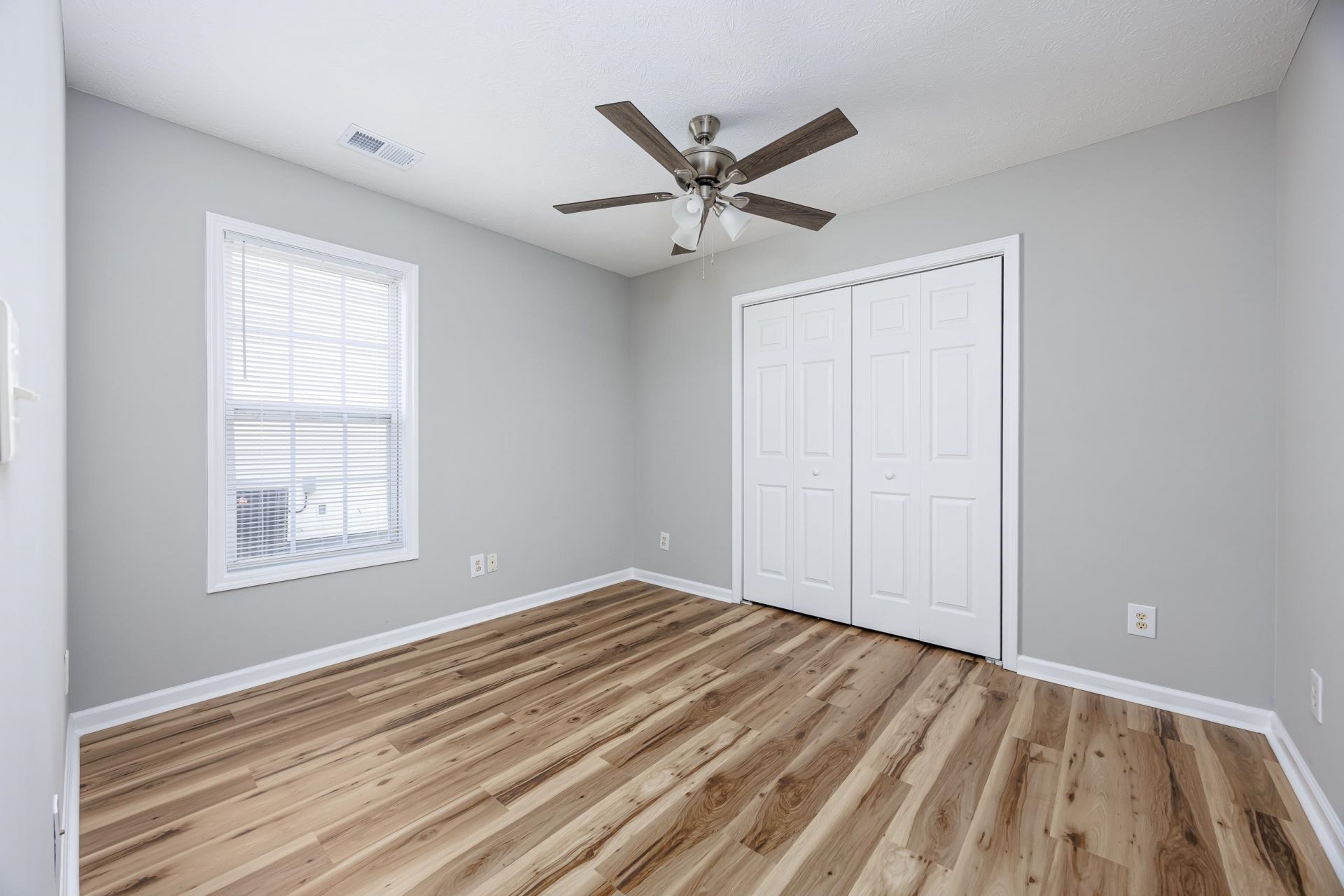 598 W Perry Rd. Photo 22