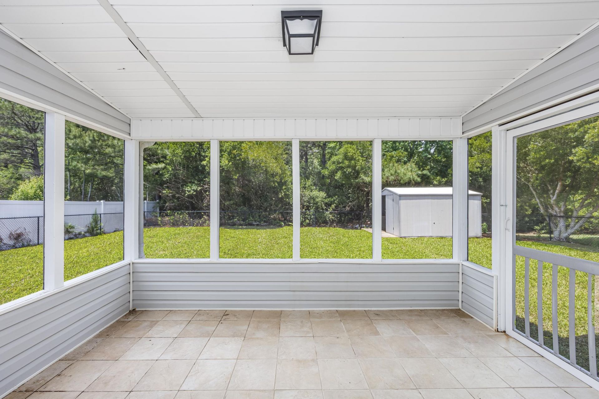 598 W Perry Rd. Photo 23