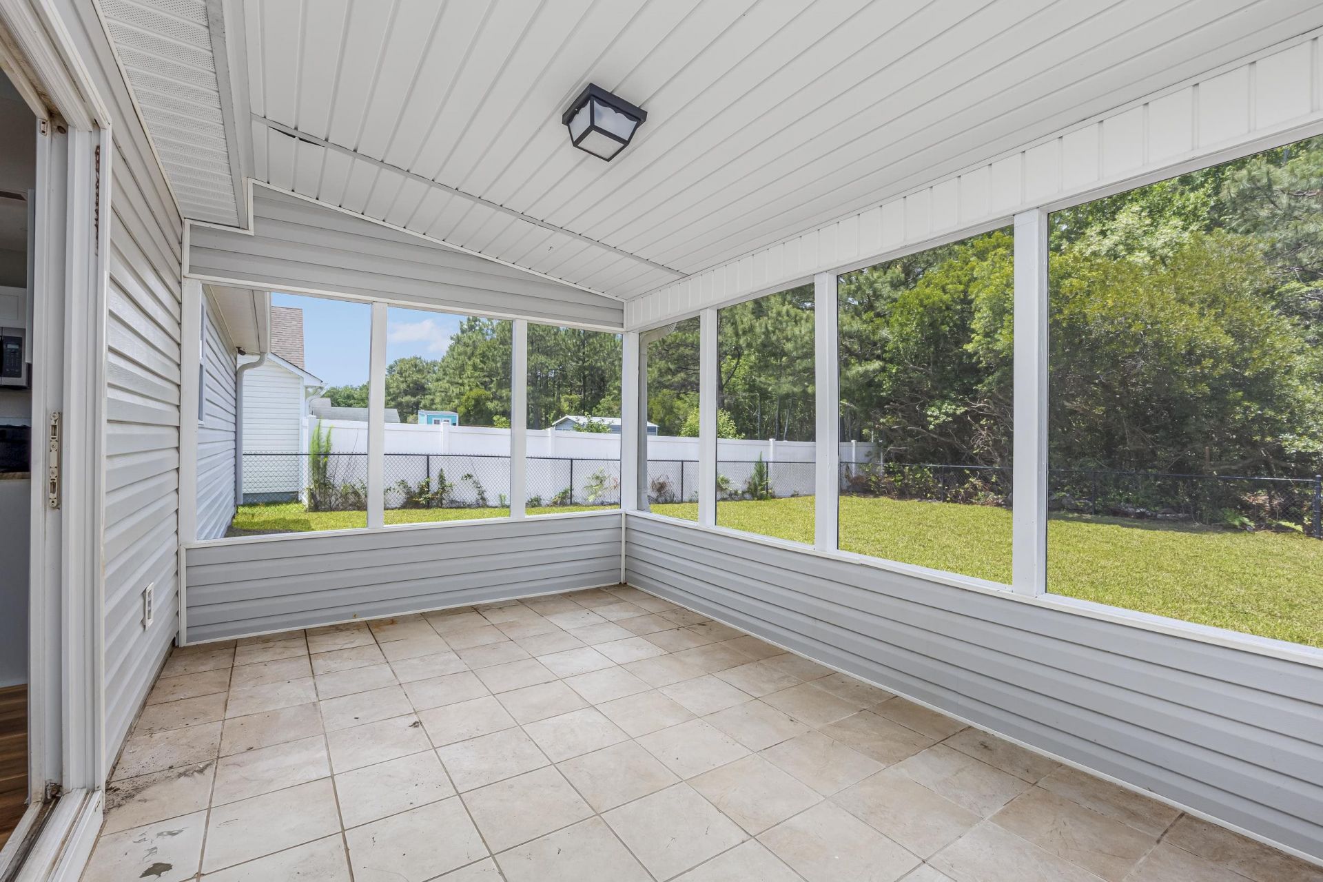598 W Perry Rd. Photo 24