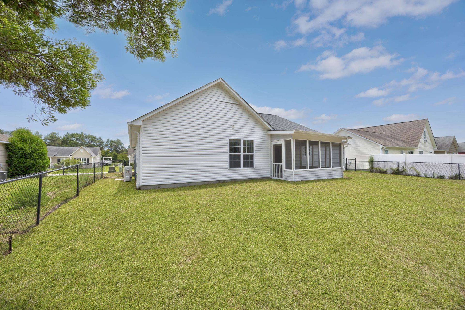 598 W Perry Rd. Photo 29