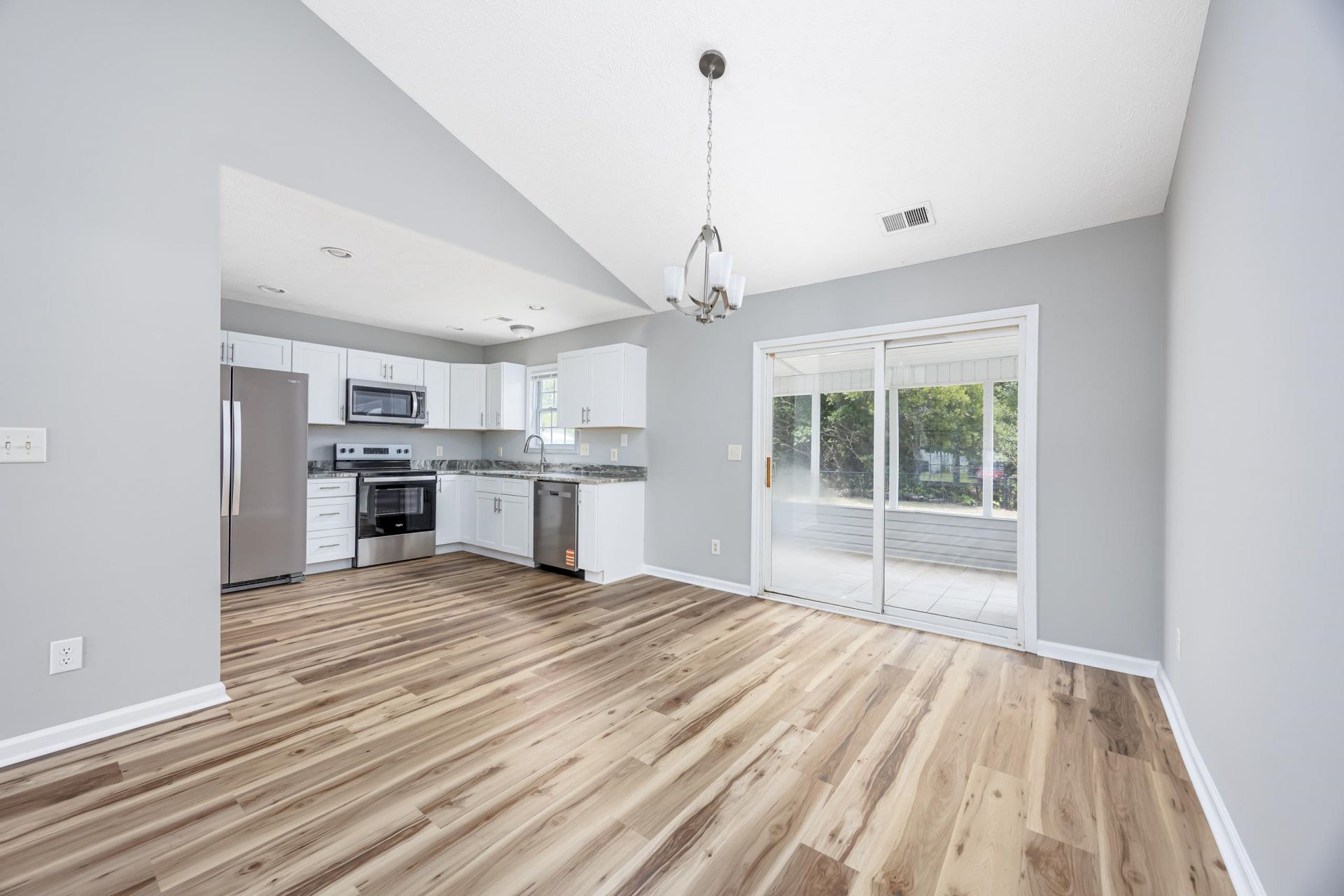 598 W Perry Rd. Photo 8