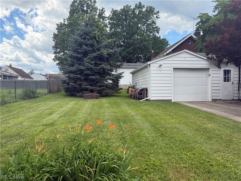 2031 Hillside Terrace, Akron, OH 44305 Photo 3
