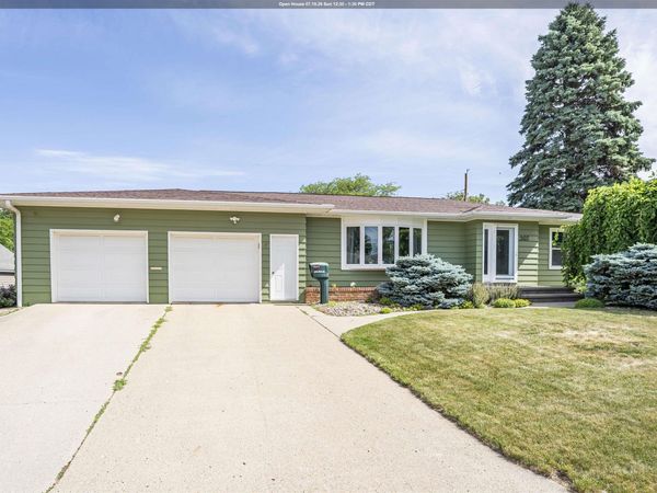 507 Lee Dr, LeMars, IA 51031