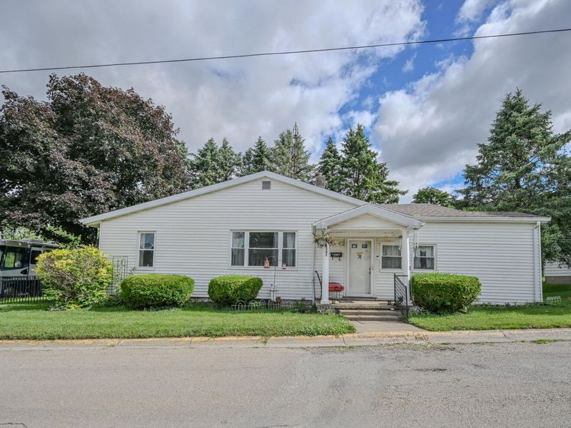 1302 N Yellow Springs Street, Springfield, OH 45504 Photo 2