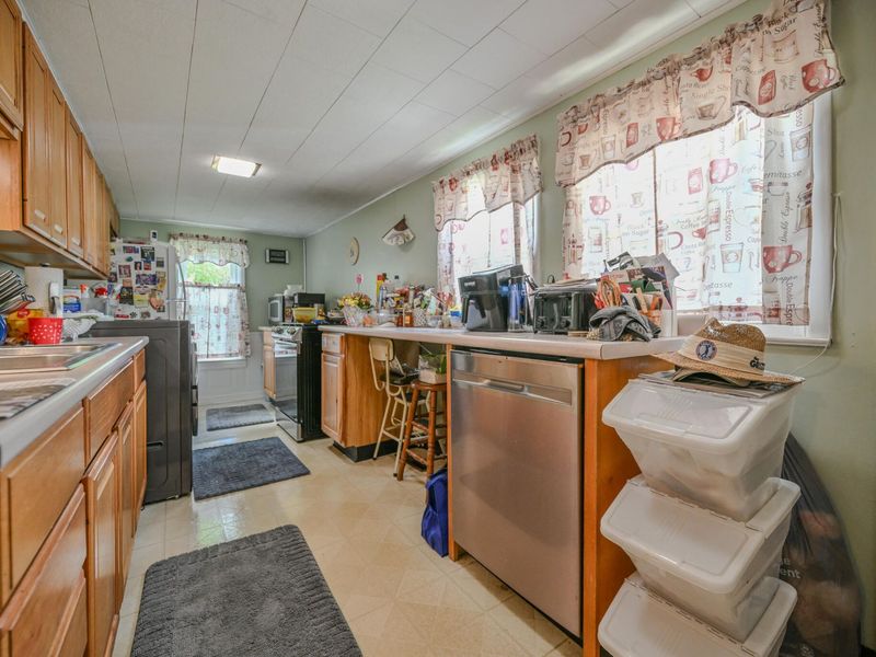 1302 N Yellow Springs Street, Springfield, OH 45504 Photo 3