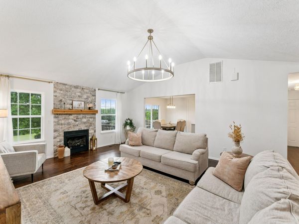 395 Bear Ridge , Highlandville, MO 65669