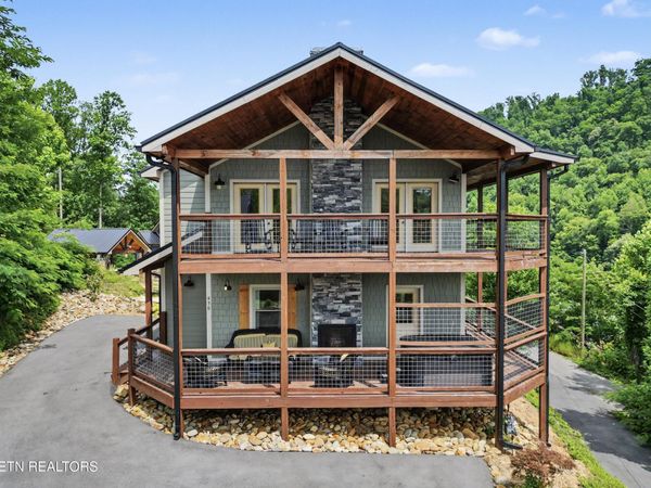 856 & 862 Crest View Drive, Gatlinburg, TN 37738