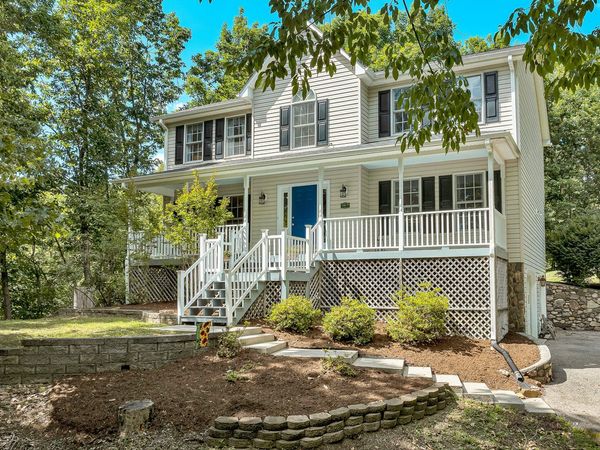 1067 Archway RD, Blue Ridge, VA 24064