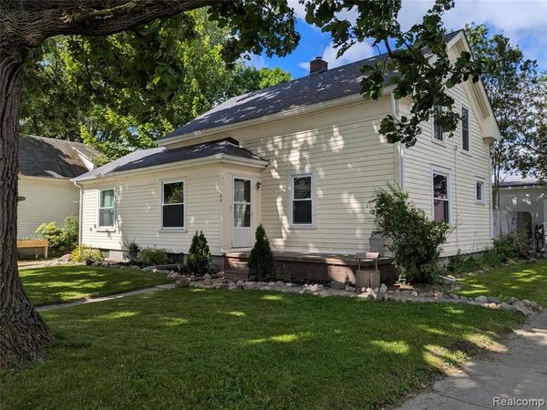 300 Bristol Street S , Almont Vlg, MI 48003