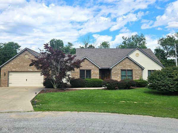 51 Greenhaven , Terre Haute, IN 47802