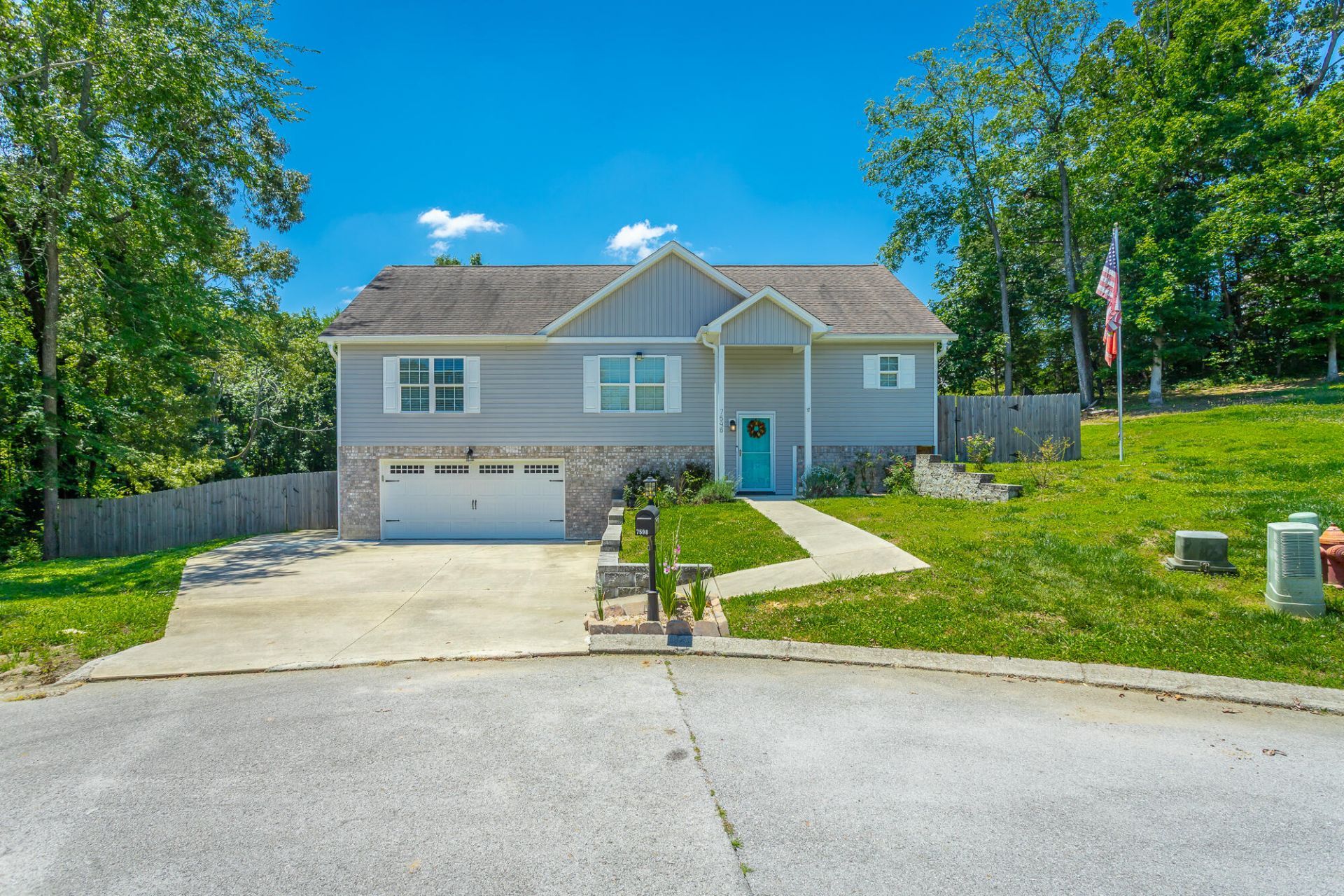 7598 Gawain Path  Ooltewah, TN 37363