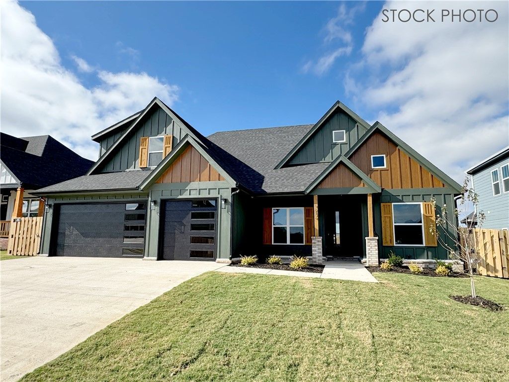 2702 Amaris Avenue  Lowell, AR 72745